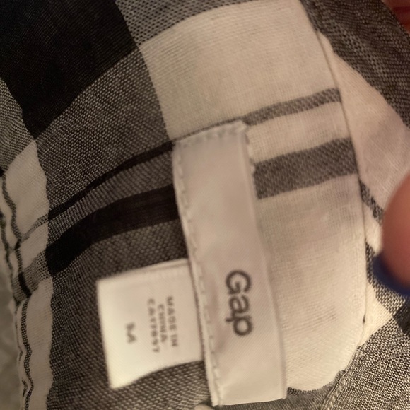 5/$25 Gap ruffled blouse - Picture 3 of 6